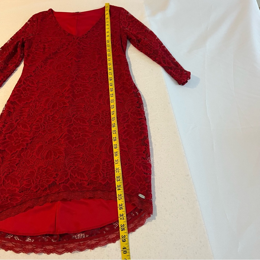 Guess Women Lace Red Dress with Metallic Brand Tag ( Guess) V-Neck 3/4 Sleeves - Picture 10 of 15